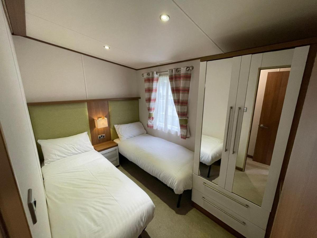 Golden Anchor - The Milano - Coastal Caravan Breaks Chapel Saint Leonards Eksteriør billede